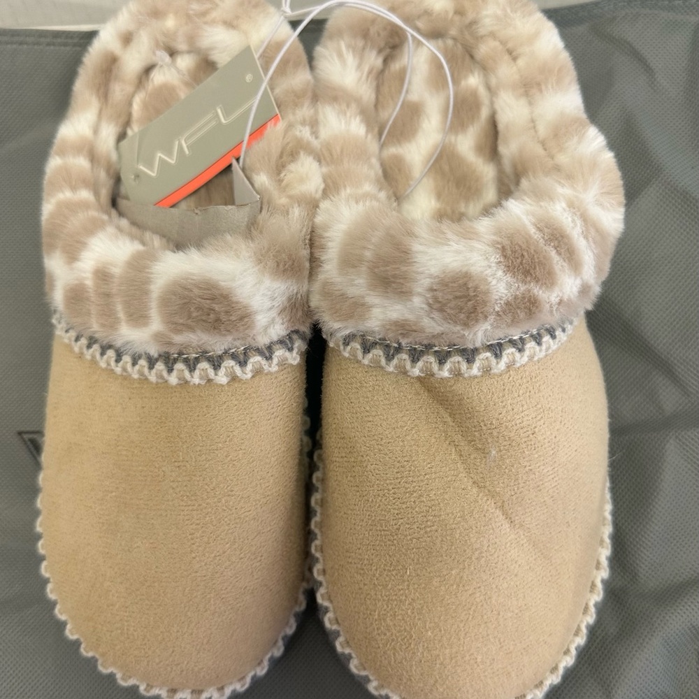 Cozy Faux-Fur Trim Women's Slippers - Tan